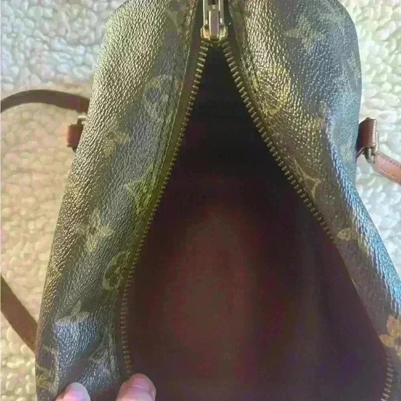 Louis Vuitton Papillon 30- EUC 100% authentic and will go to Posh, authenticity - Picture 9 of 15